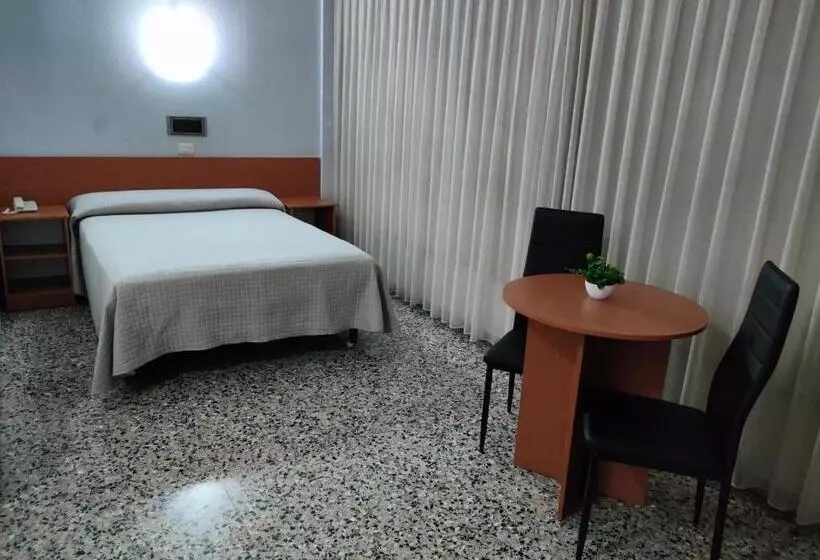 Habitació Estàndard, Cogullada