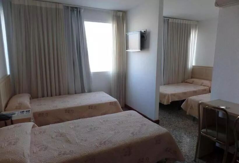 Habitació Quàdruple Estàndard, Cogullada