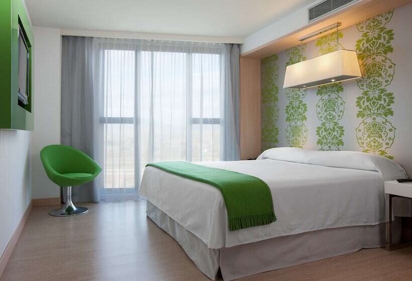 غرفة قياسية سرير مزدوج, Doubletree By Hilton Hotel Girona