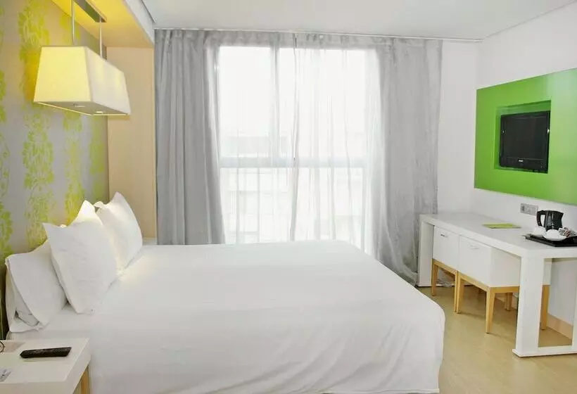 اتاق استاندارد با تخت دوبل, Doubletree By Hilton Hotel Girona