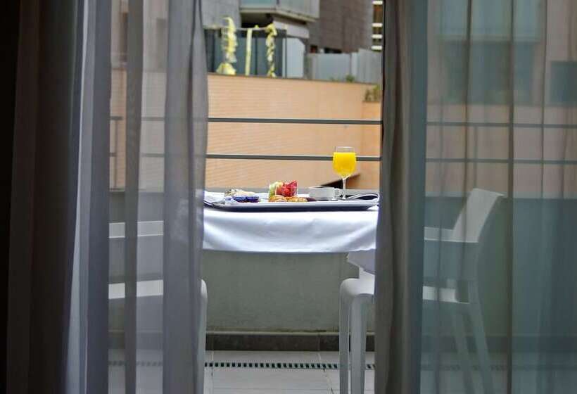 غرفة قياسية مزوَّدة بشُرفة, Doubletree By Hilton Hotel Girona
