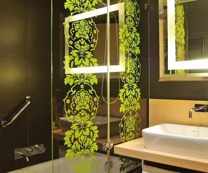 标准间带阳台, Doubletree By Hilton Hotel Girona