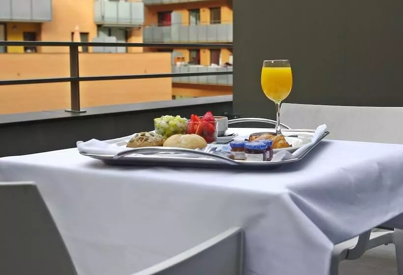 اتاق استاندارد با تخت دوبل, Doubletree By Hilton Hotel Girona