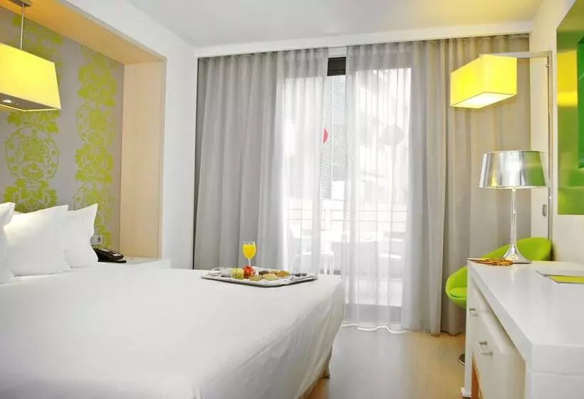 اتاق استاندارد با تخت دوبل, Doubletree By Hilton Hotel Girona