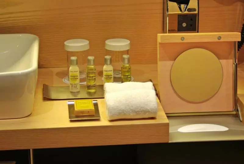 اتاق استاندارد با تخت بزرگ, Doubletree By Hilton Hotel Girona