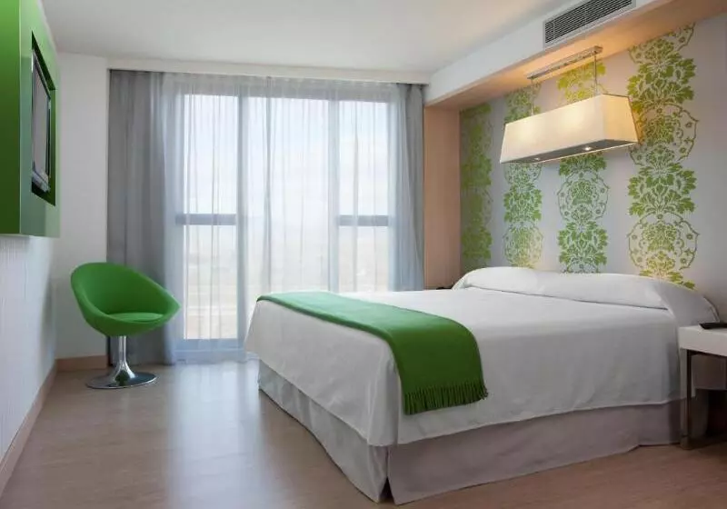 اتاق استاندارد با تخت بزرگ, Doubletree By Hilton Hotel Girona