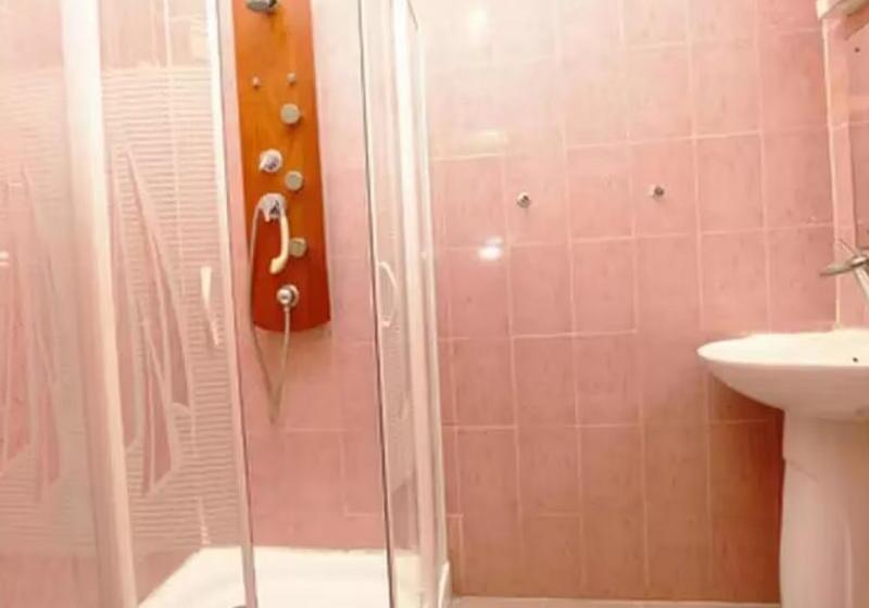 غرفة قياسية سرير كينج لذوى الإحتياجات الخاصة, Doubletree By Hilton Hotel Girona