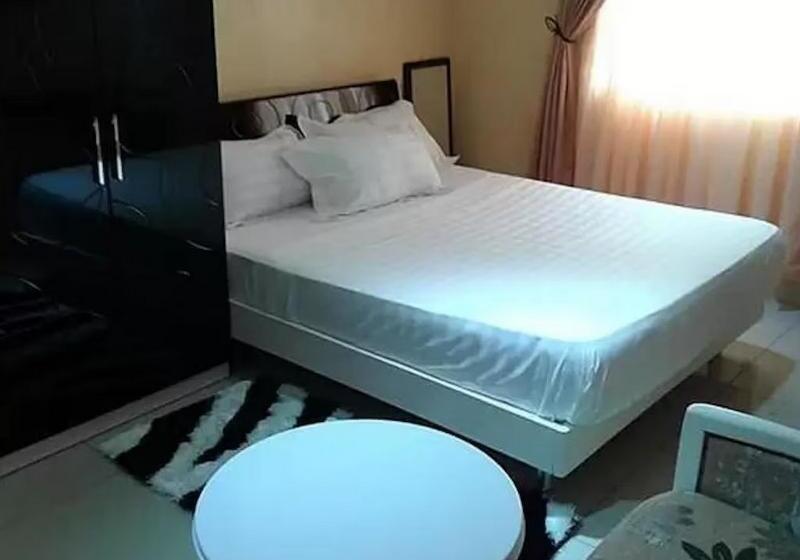 适合残疾人士使用的带超级大床的标准间, Doubletree By Hilton Hotel Girona