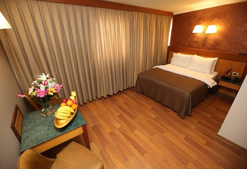 スタンダードトリプルルーム, Peak Star Otel
