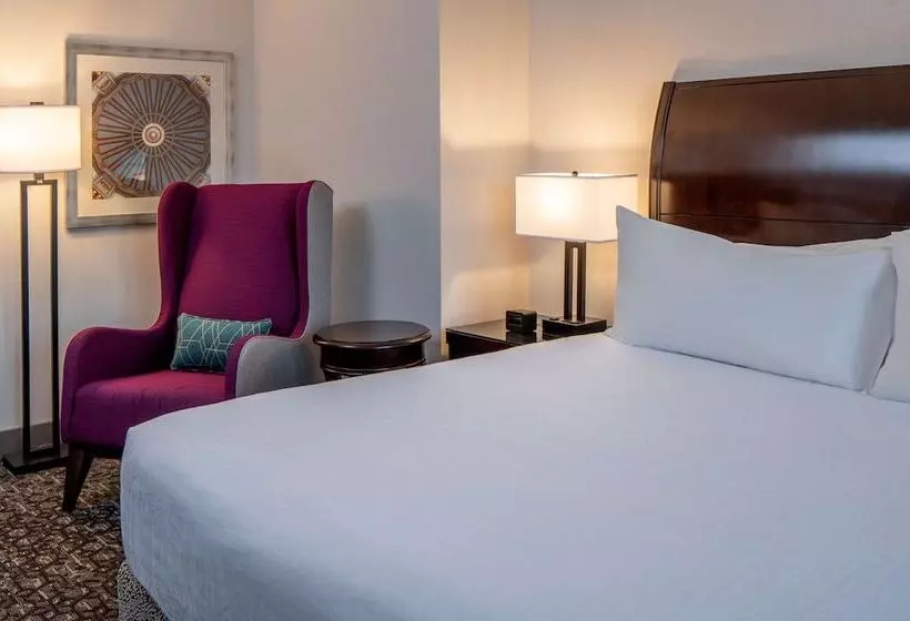 キングサイズベッドのスタンダードルーム, Hilton Garden Inn Jackson Downtown