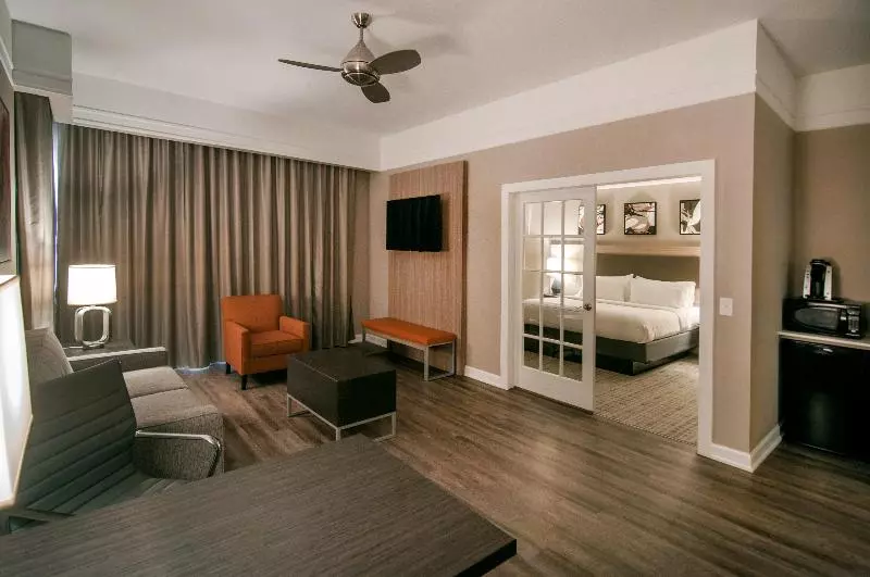 エクゼクティブスイート, Holiday Inn Baton Rouge College Drive I 10, An Ihg