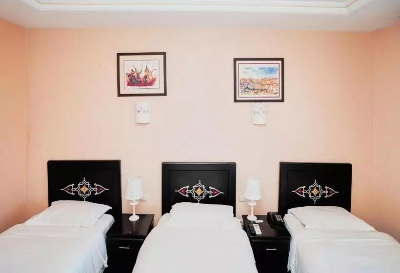 اتاق استاندارد سه نفره, Hôtel Texuda