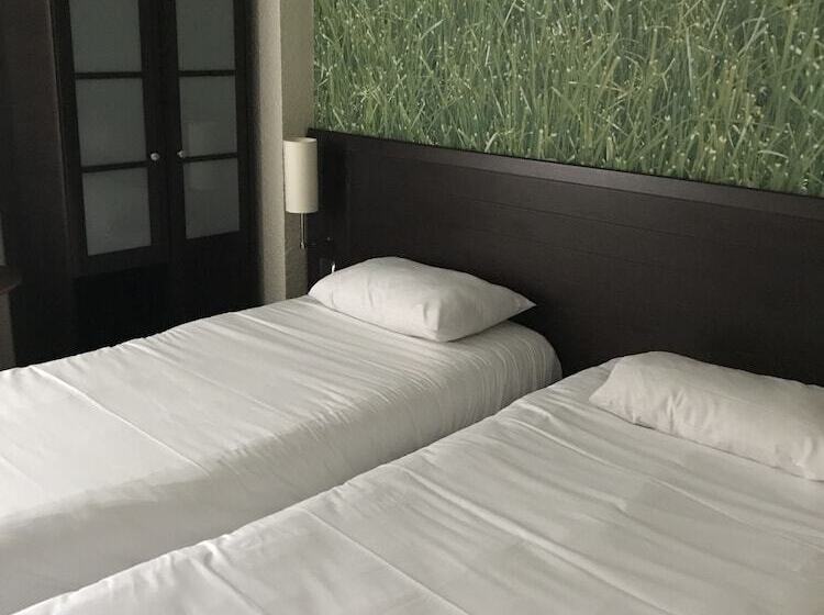 חדר משפחתי, Inn Chambery