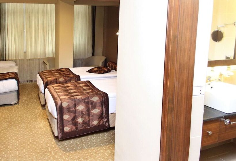 اتاق استاندارد سه نفره, Marlight Boutique