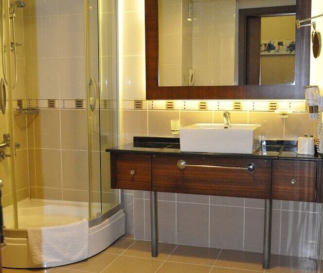 اتاق استاندارد سه نفره, Marlight Boutique