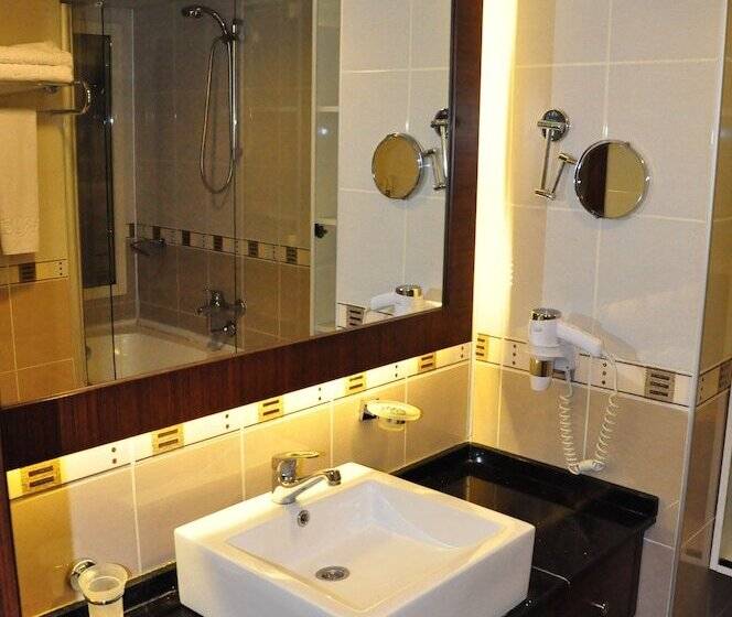 اتاق استاندارد سه نفره, Marlight Boutique