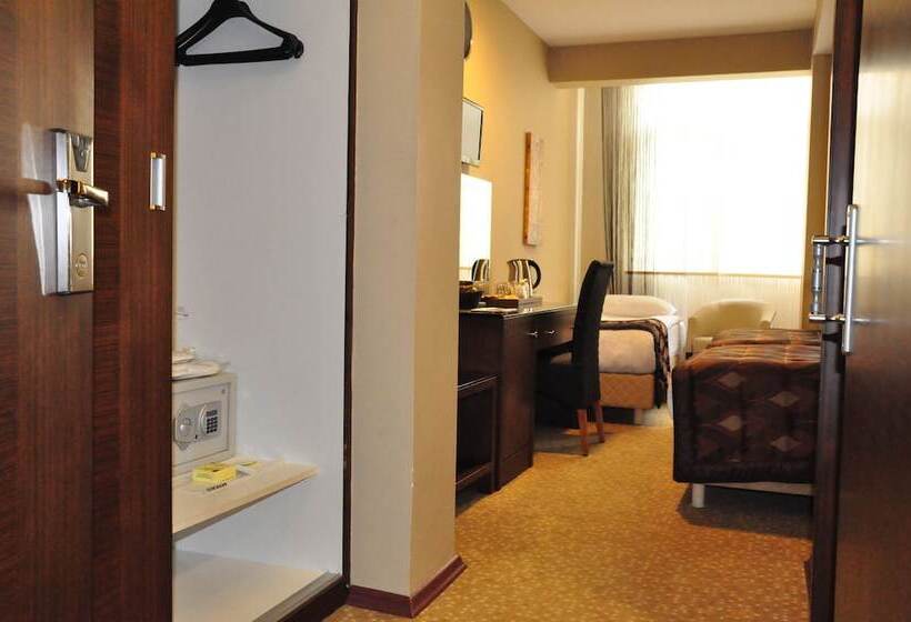 اتاق استاندارد سه نفره, Marlight Boutique