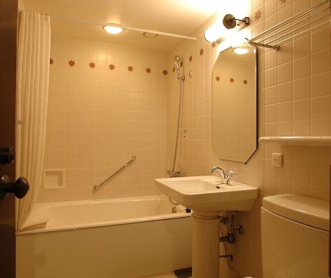 اتاق استاندارد یک نفره, Monterey Nagasaki