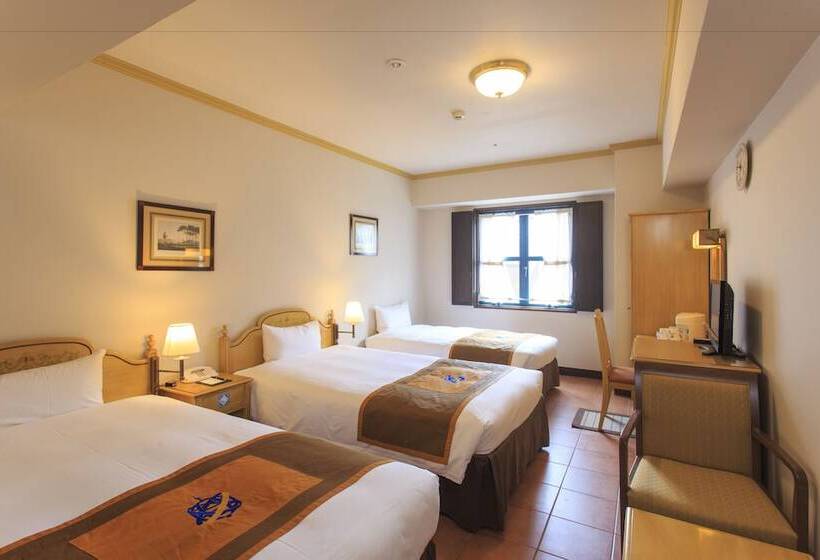 اتاق استاندارد سه نفره, Monterey Nagasaki