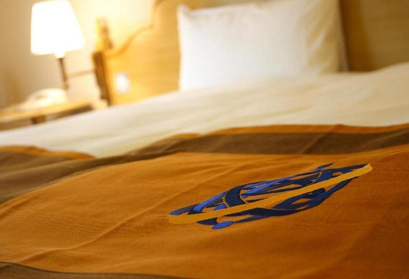 اتاق استاندارد چهار تخته, Monterey Nagasaki