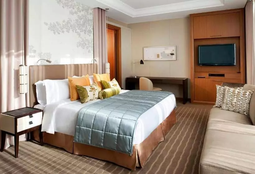 اتاق دلوکس با تخت کینگ و چشم‌انداز شهر, St. Regis Osaka