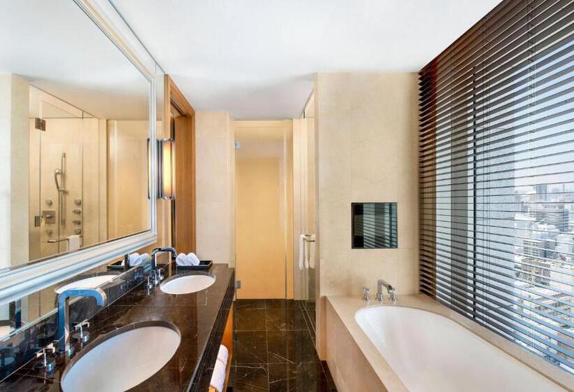 琮城市景观的豪华间, St. Regis Osaka
