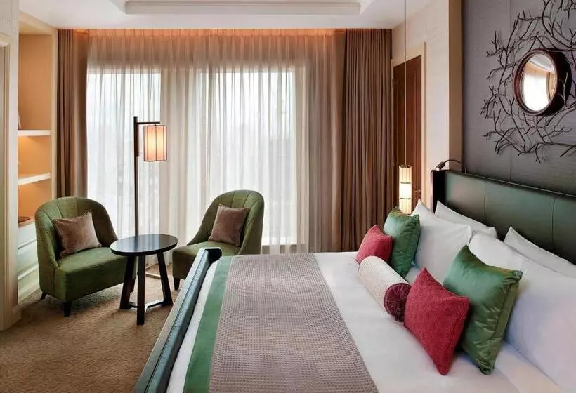 سوئیت با تخت بزرگ, St. Regis Osaka