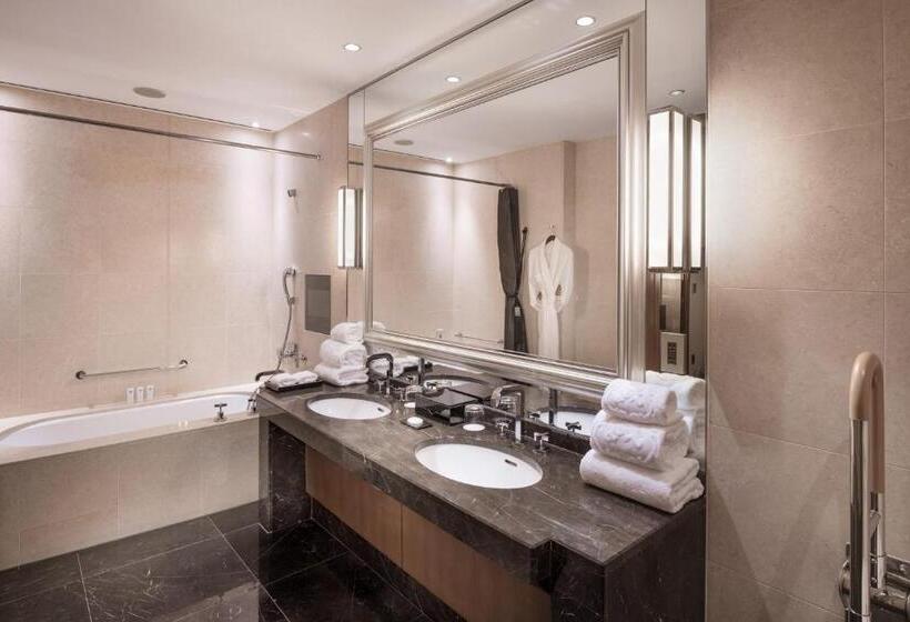 适合残疾人士使用的带超级大床的标准间, St. Regis Osaka