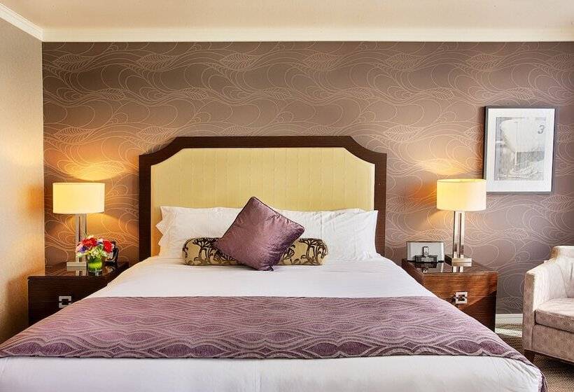 Номер Superior с Видом, Pinnacle Hotel At The Pier