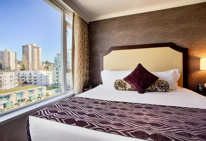 سوییت جونیور, Pinnacle Hotel At The Pier