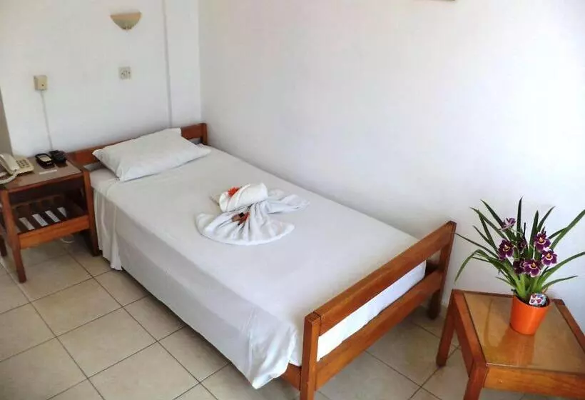 اتاق استاندارد یک نفره, Poseidon Hotel