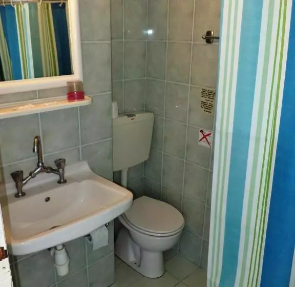 اتاق استاندارد یک نفره, Poseidon Hotel