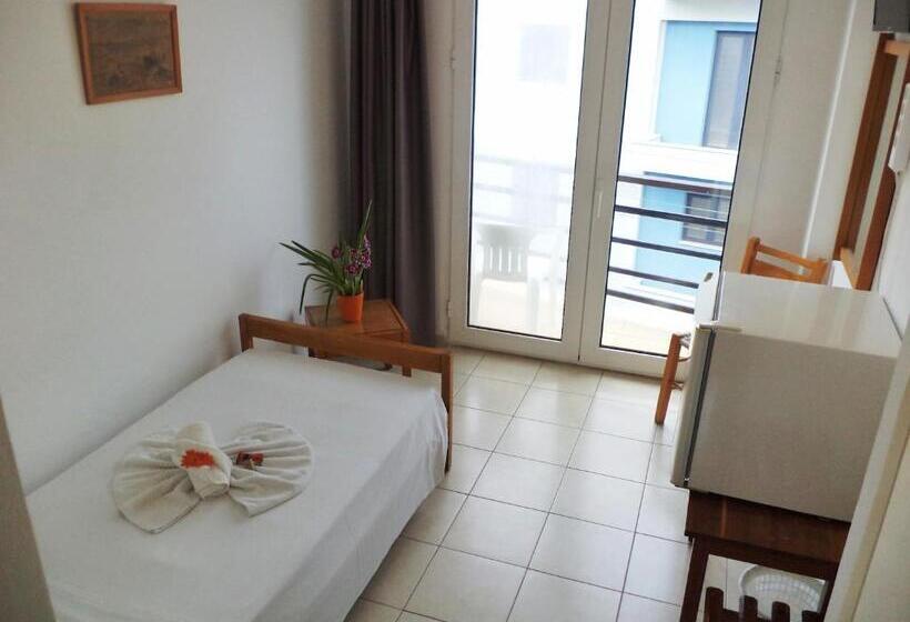 اتاق استاندارد یک نفره, Poseidon Hotel