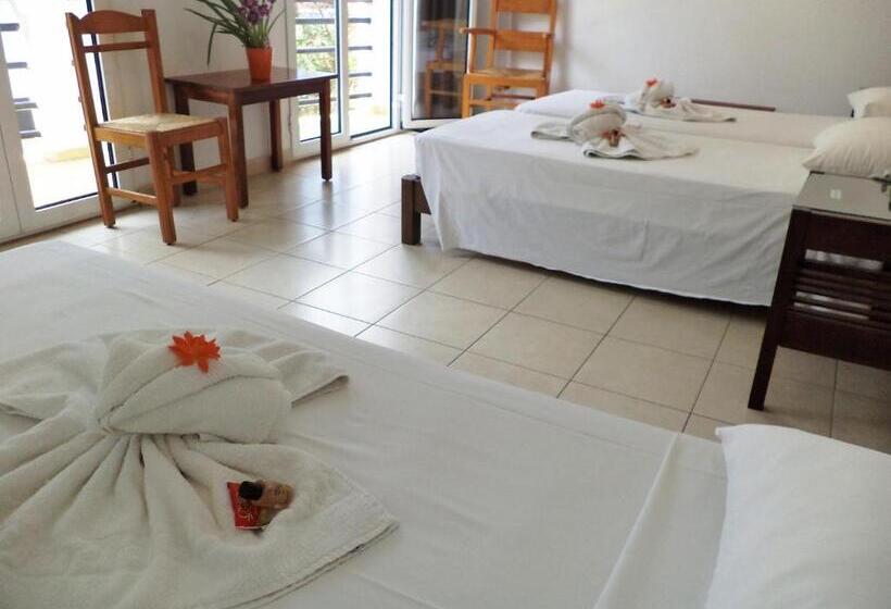 اتاق استاندارد سه نفره, Poseidon Hotel