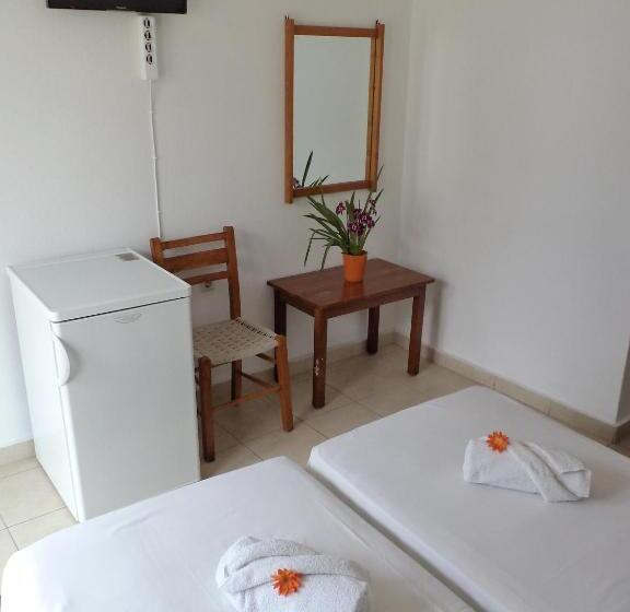 اتاق استاندارد سه نفره, Poseidon Hotel