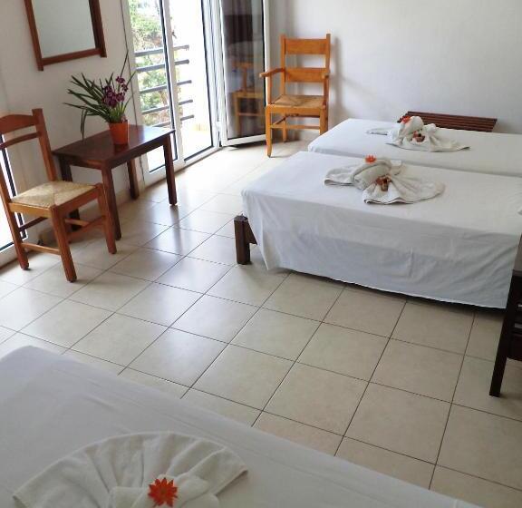 اتاق استاندارد سه نفره, Poseidon Hotel