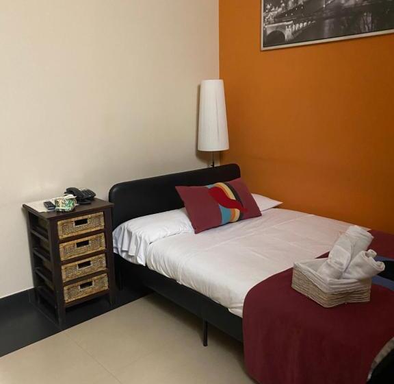 اتاق اکونومی یک تخته, Plebiscito Apart