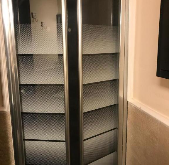 اتاق استاندارد, Plebiscito Apart