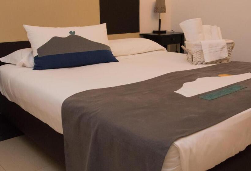 اتاق استاندارد, Plebiscito Apart