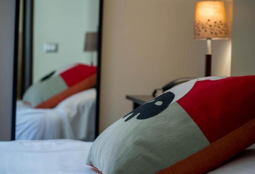 اتاق عادی, Plebiscito Apart