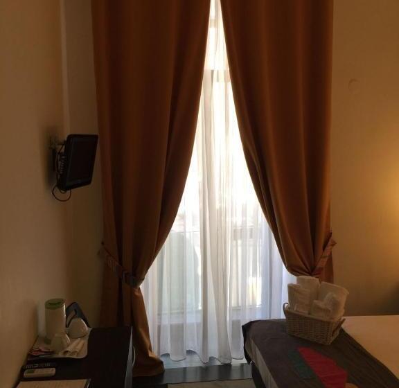 اتاق لوکس, Plebiscito Apart