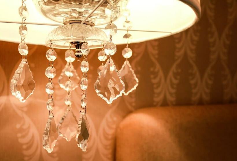 غرفة قياسية مطلّة علي حمام السباحة, The Russelior Hotel & Spa