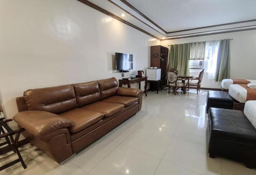 اتاق استاندارد چهار تخته, Ferrymar Hotel Iloilo