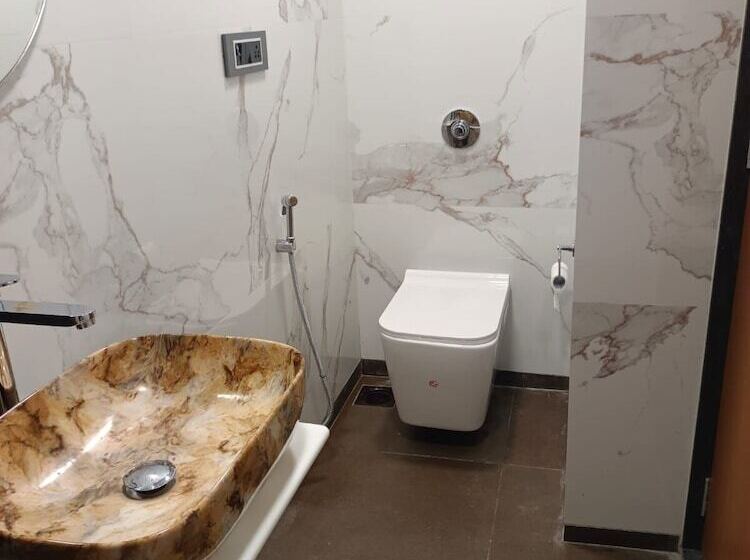 デラックスルーム, Airport Annex