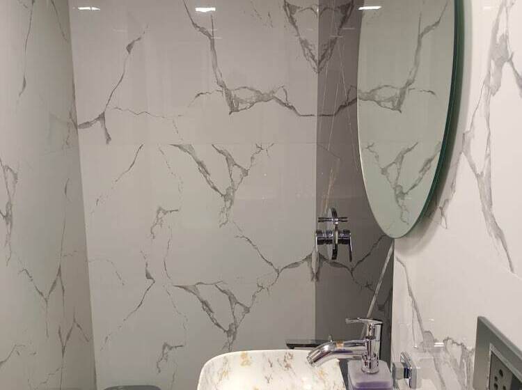 デラックスルーム, Airport Annex