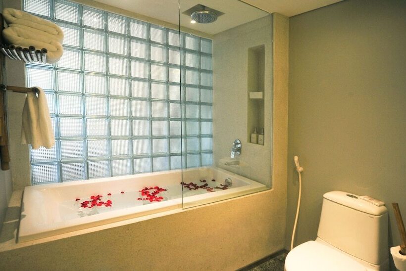 سوییت جونیور با چشم‌انداز شهر, Alba Spa