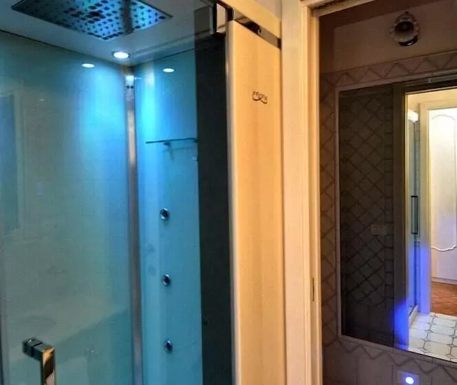 سوییت جونیور با چشمانداز دریا, Albergo La Conca Azzurra