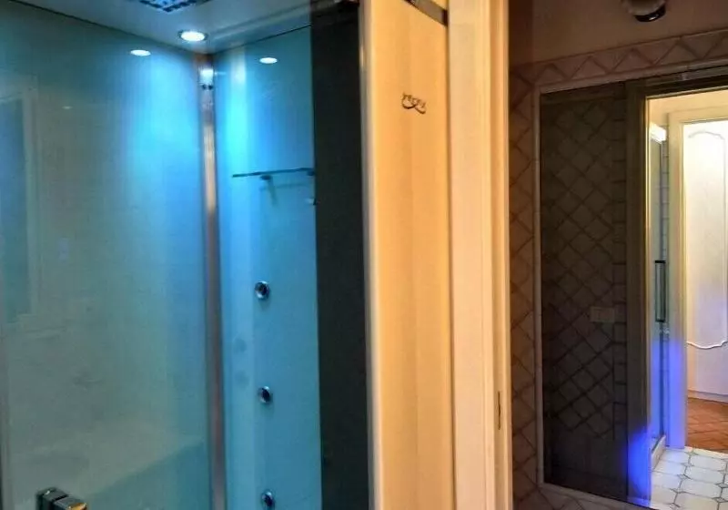 سوییت جونیور با چشمانداز دریا, Albergo La Conca Azzurra