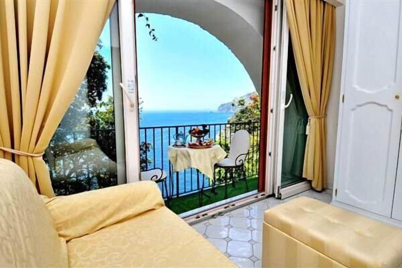 オーシャンビュージュニアスイート, Albergo La Conca Azzurra