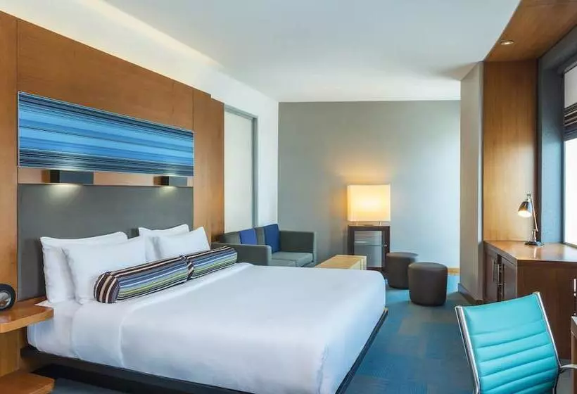 ダブルベッドスタンダードルーム, Aloft Abu Dhabi